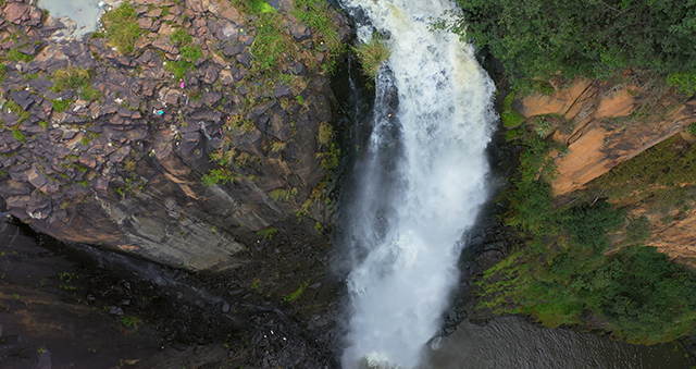 Anew Hotel Hiton waterfall 1